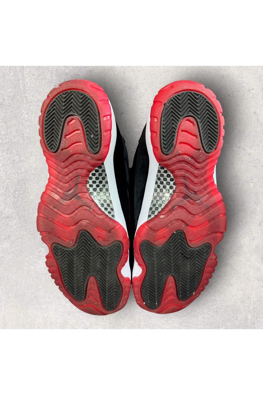 Jordan 11 Retro Bred Velvet (Women's)- SZ 11W/9.5M