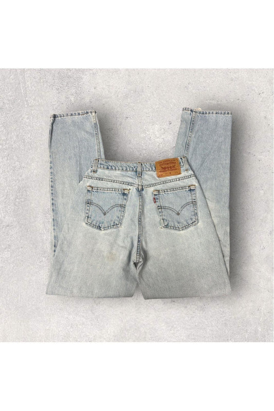 Vintage Made In USA Levi's 512 Women's Slim Fit Straight Leg Jeans- 6 REG L