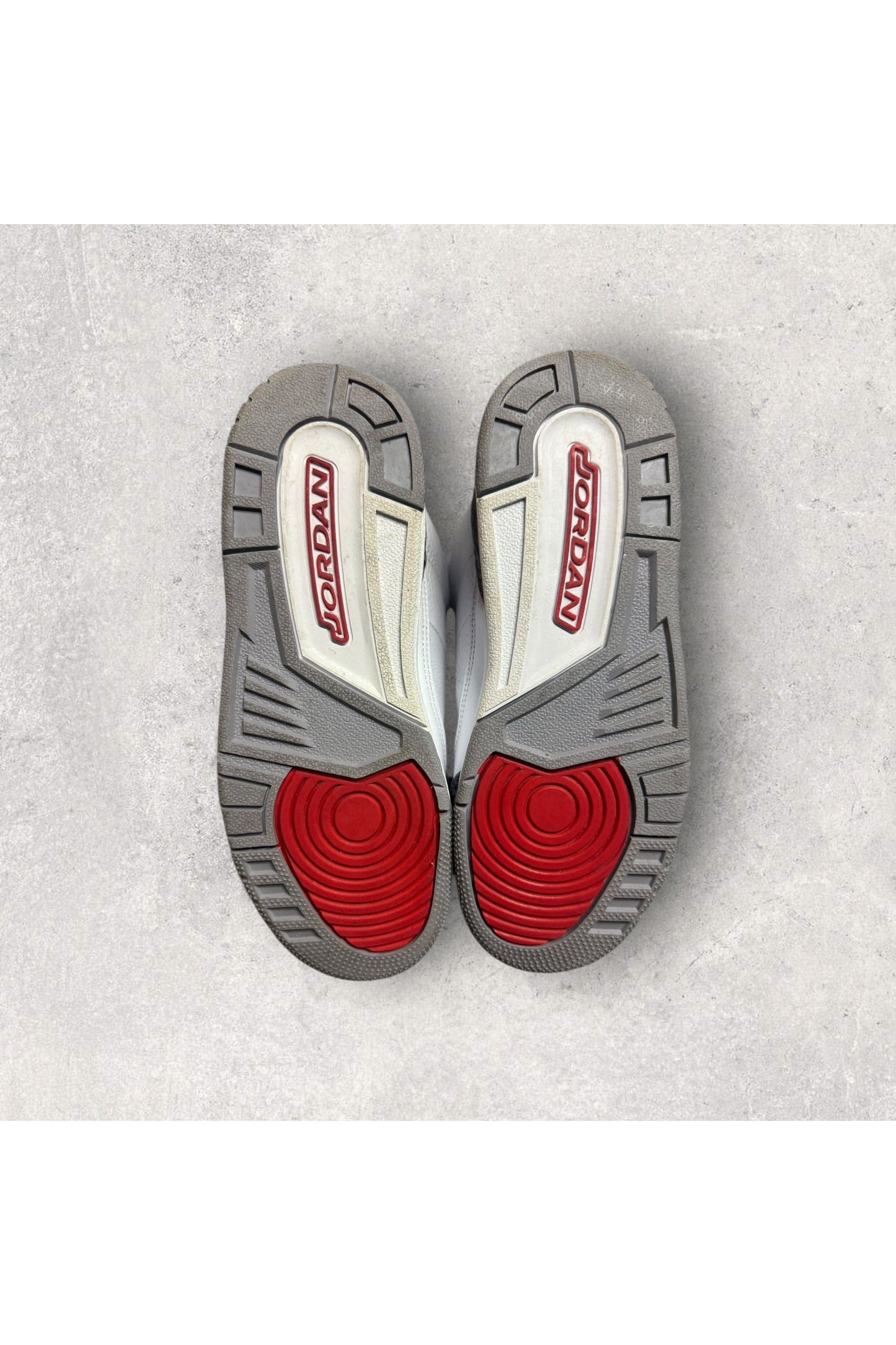 Jordan 3 Retro Fire Red (2022) (GS)- SZ 6.5Y