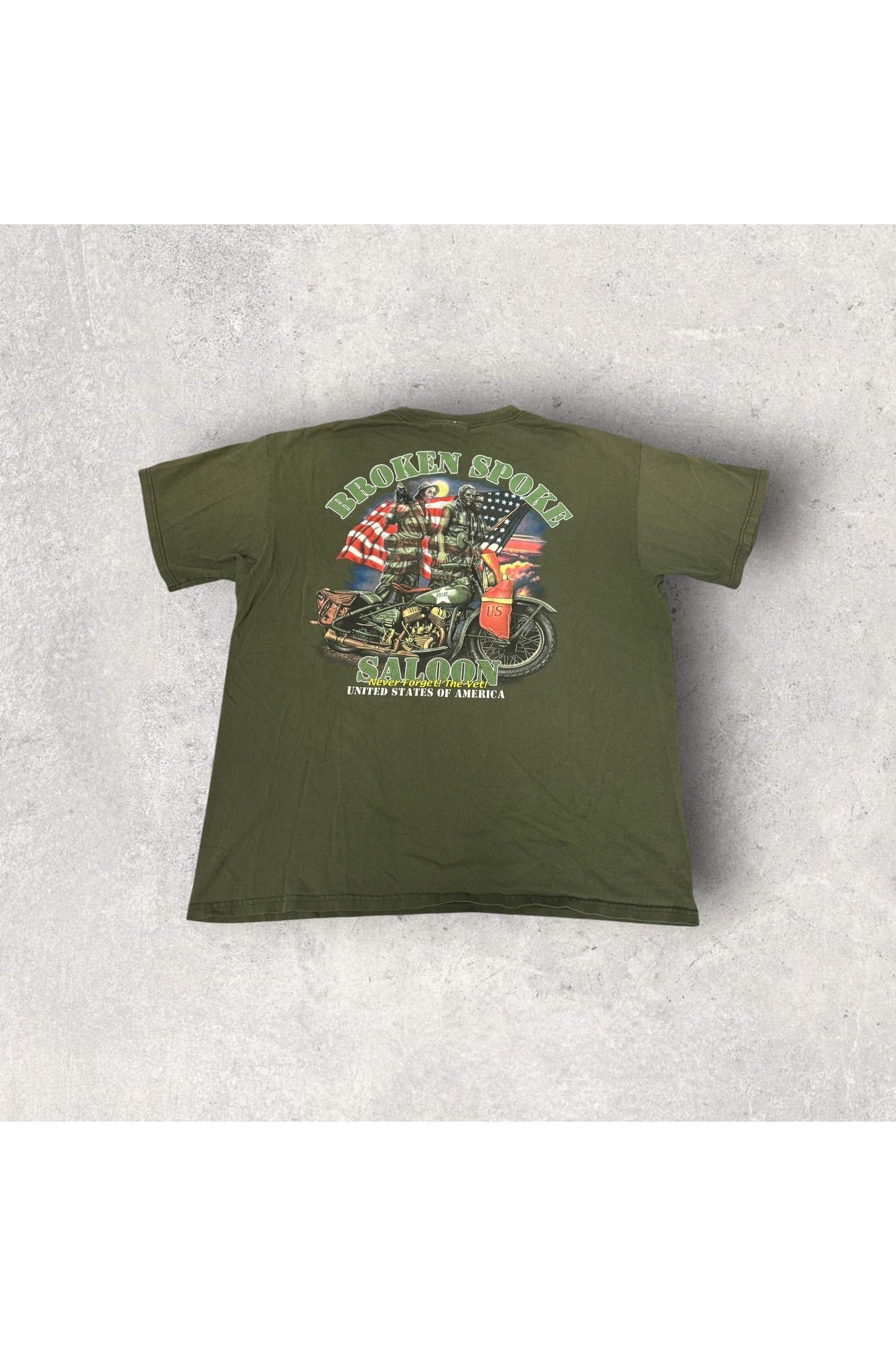 Vintage ANVIL Broken Spoke Saloon United States of America Tee- XL