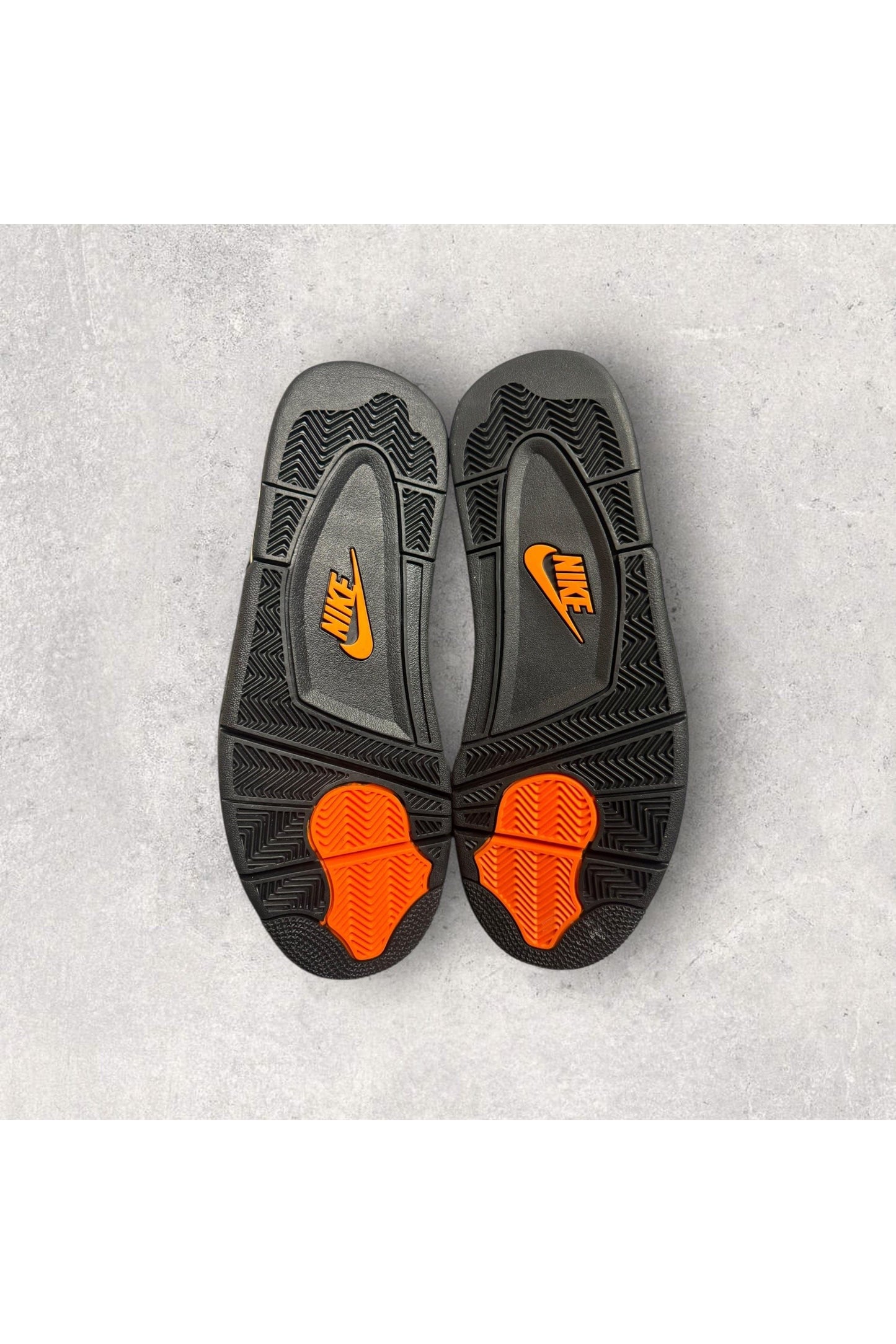 Jordan 4 Retro OG SP Undefeated (2025)- SZ 10.5