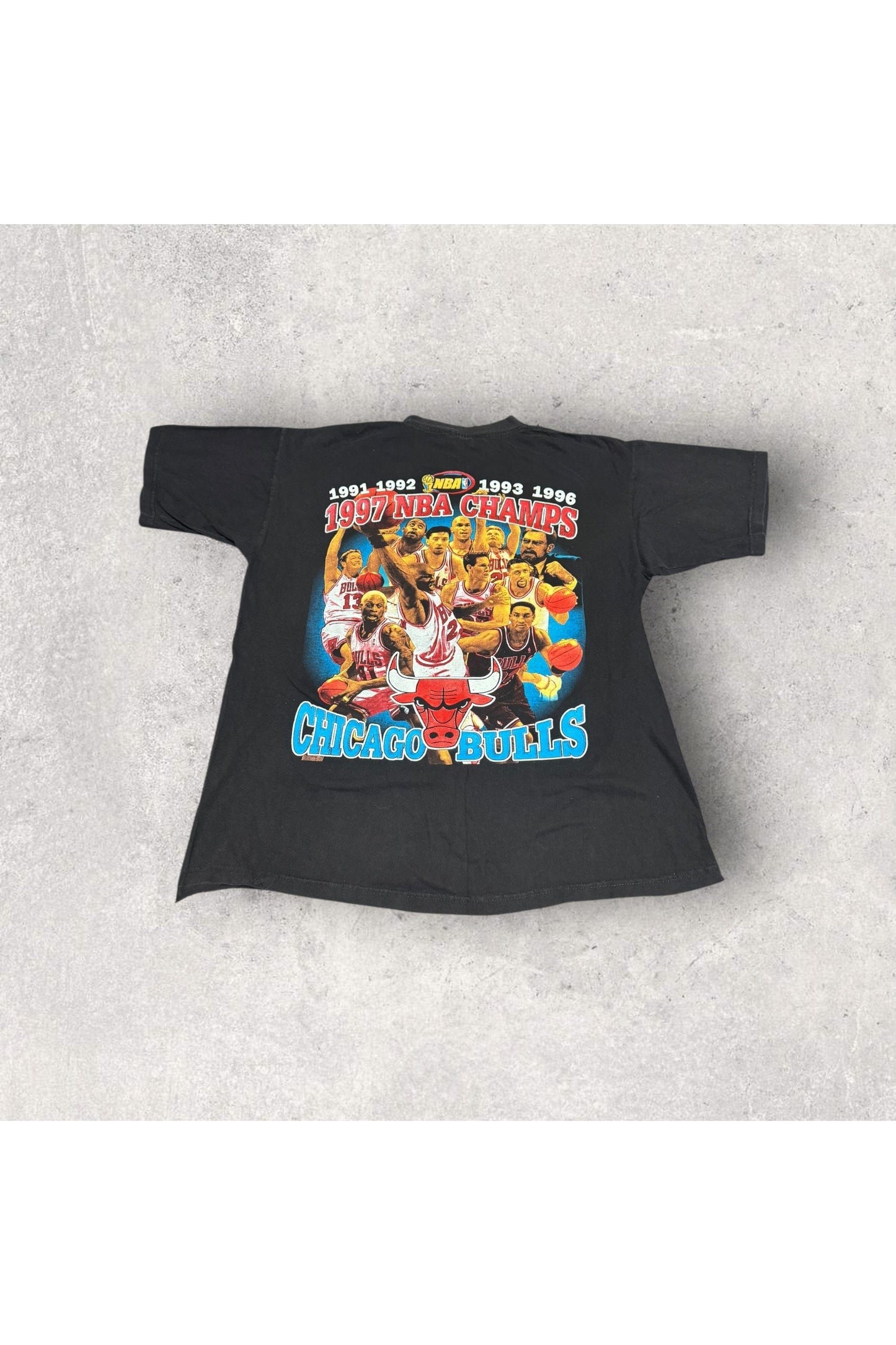 Vintage 1997 Chicago Bulls 5 Time NBA Champs Bootleg Rap Tee- XL