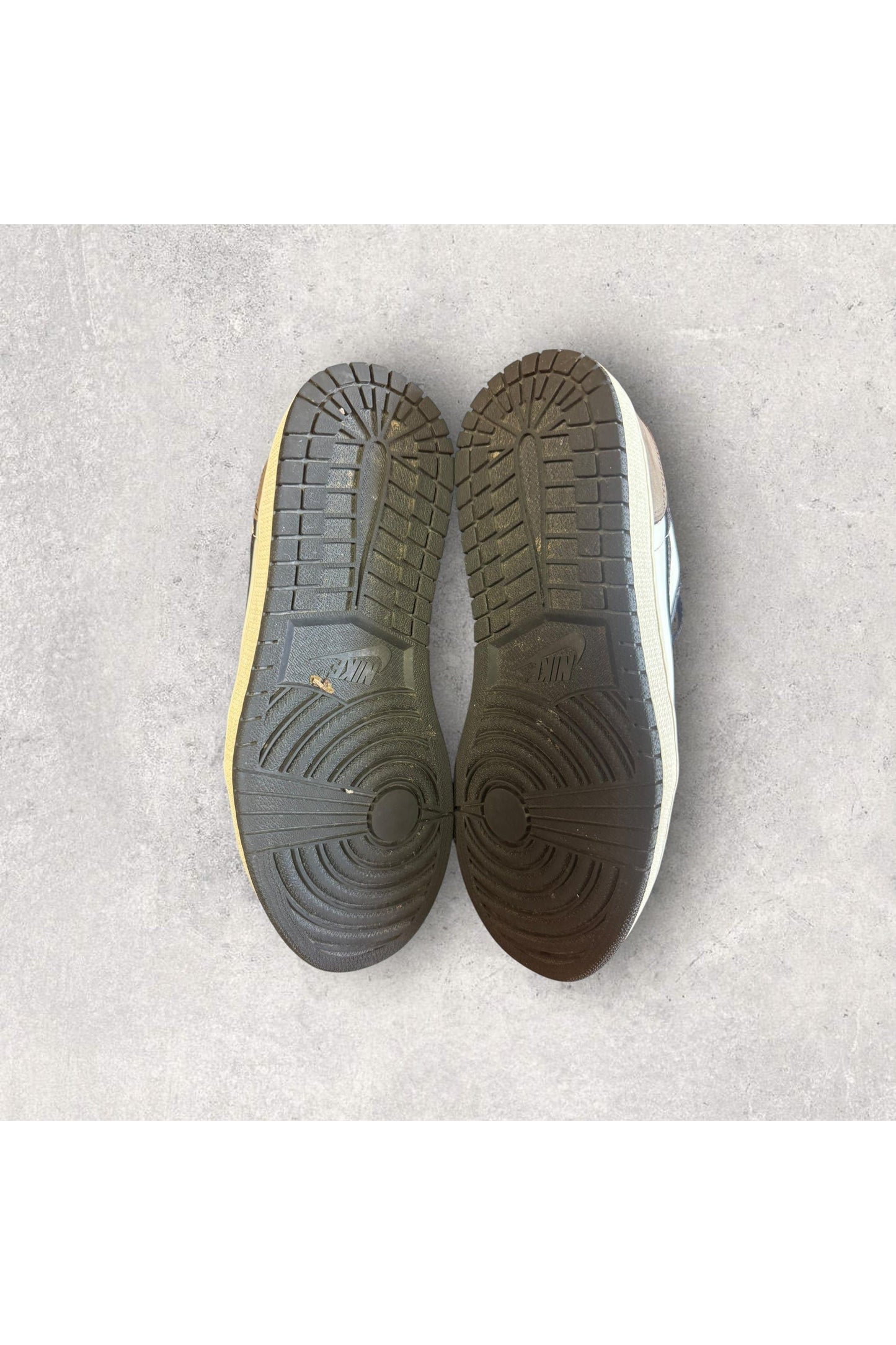 Jordan 1 Retro Low OG Mocha- SZ 8.5