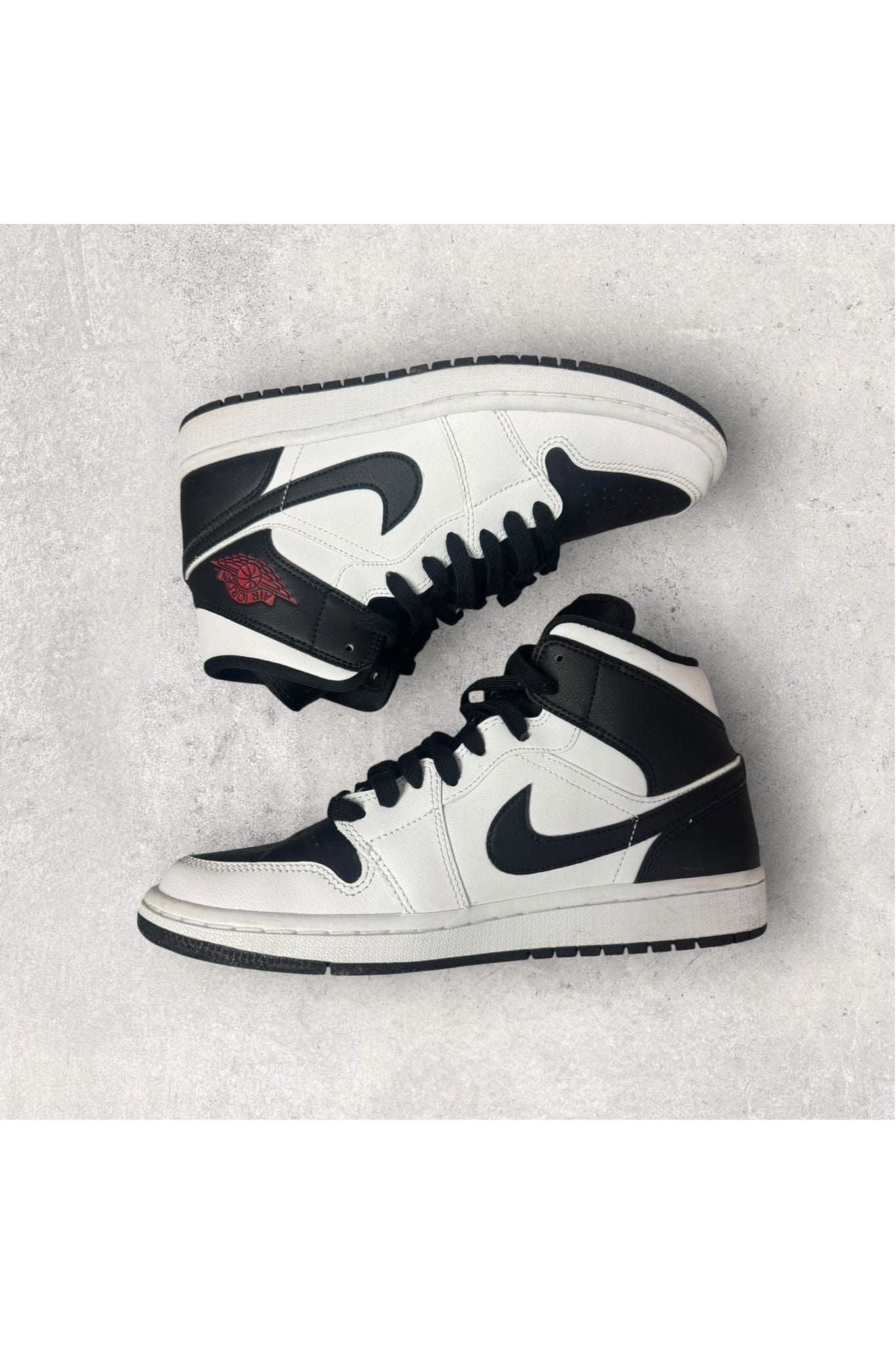 Jordan 1 Mid Reverse Black Toe (Women's)- SZ 8
