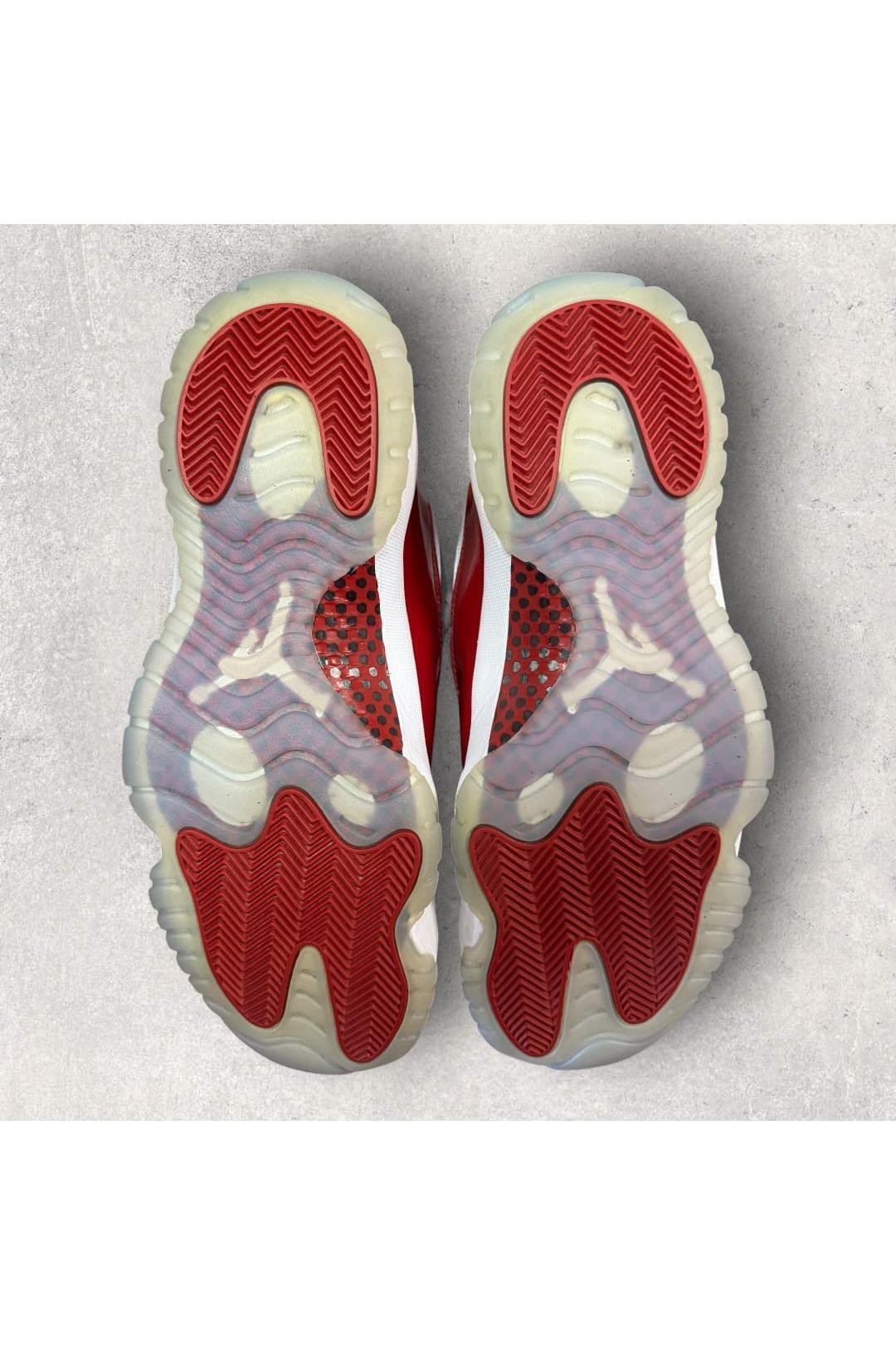 Jordan 11 Retro Cherry (2022)- SZ 11.5