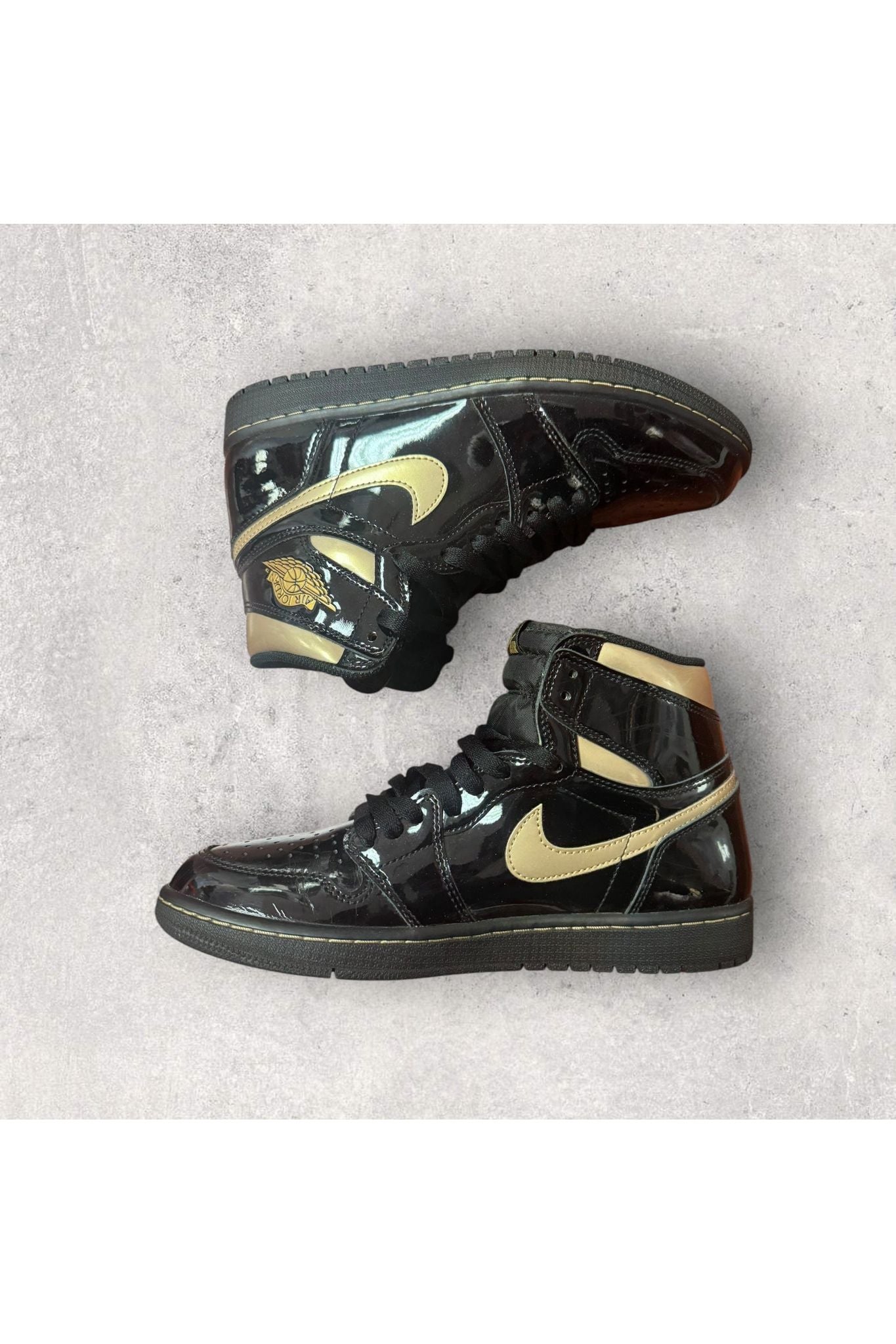 Jordan 1 Retro High BLACK METALLIC GOLD (2020)