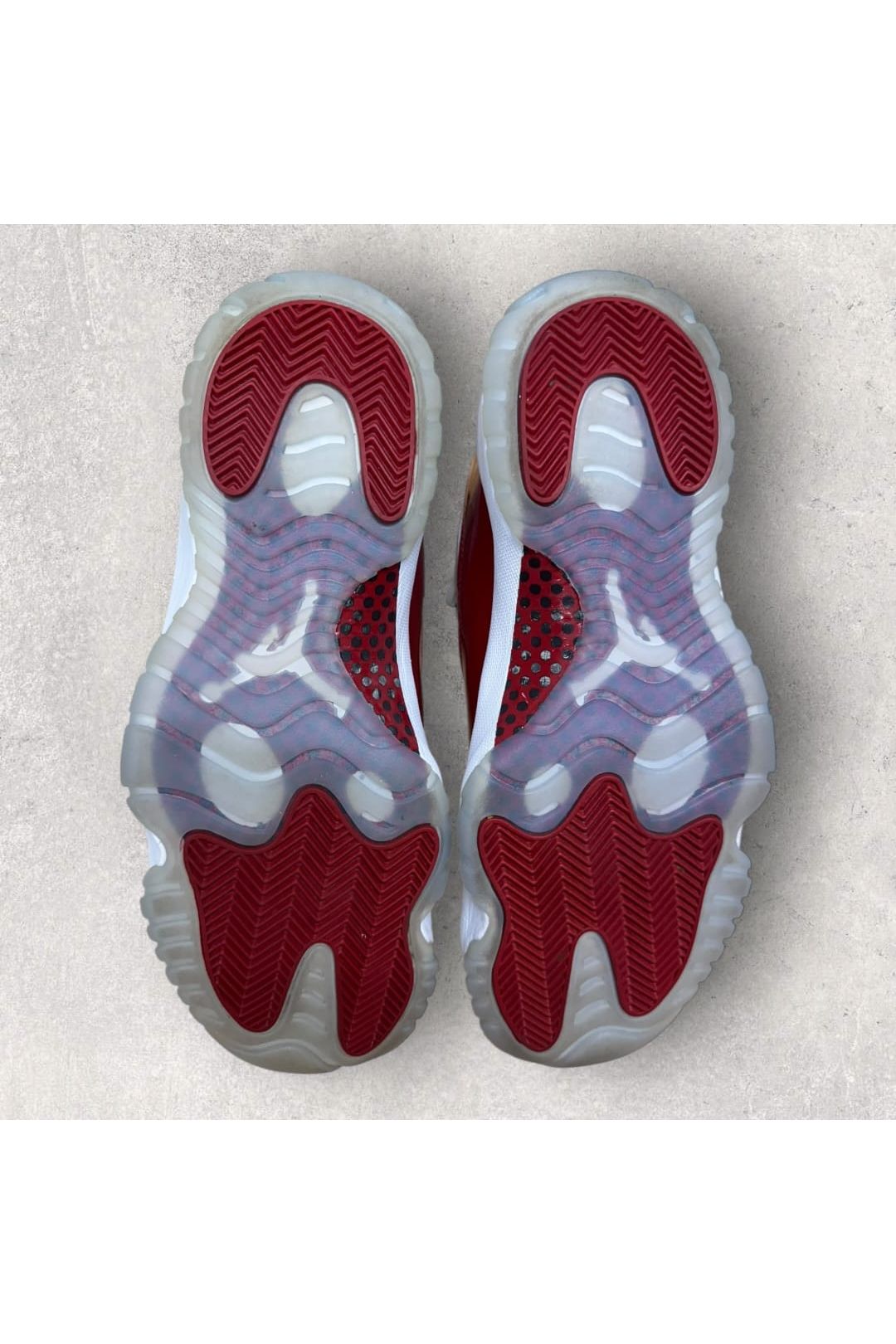 Jordan 11 Retro Cherry (2022)- SZ 10