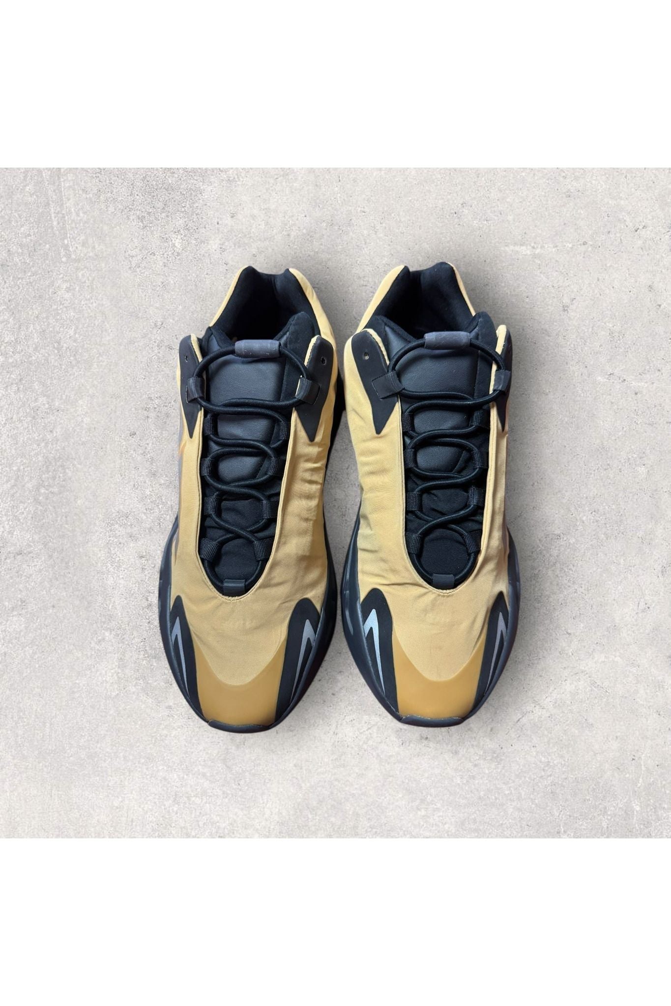 Adidas Yeezy Boost 700 MNVN