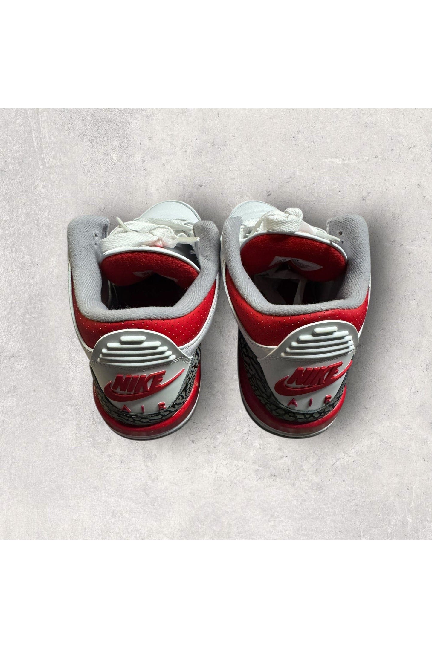 Jordan 3 Retro Fire Red (2022) (GS)- SZ 6.5Y