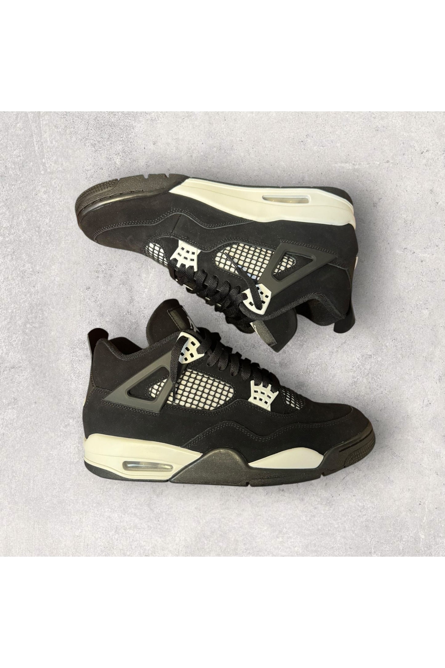 Jordan 4 Retro White Thunder- SZ 10.5