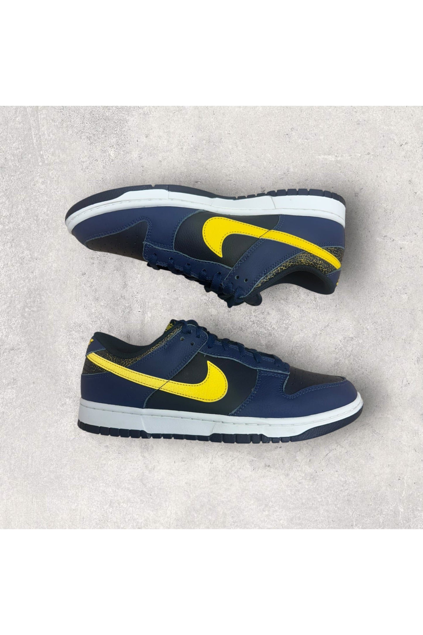 Nike Dunk Low Vintage Michigan- SZ 11