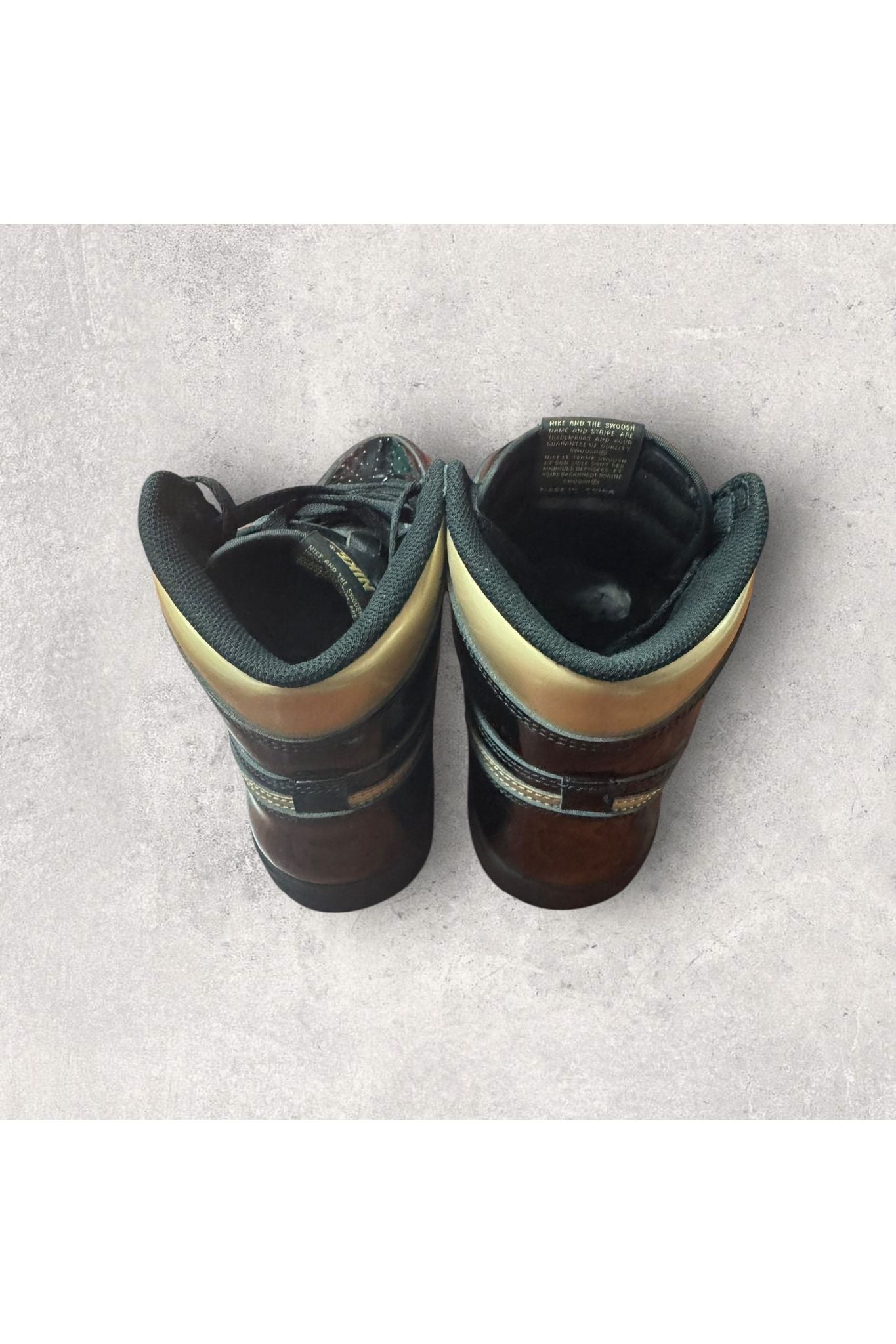 Jordan 1 Retro High BLACK METALLIC GOLD (2020)