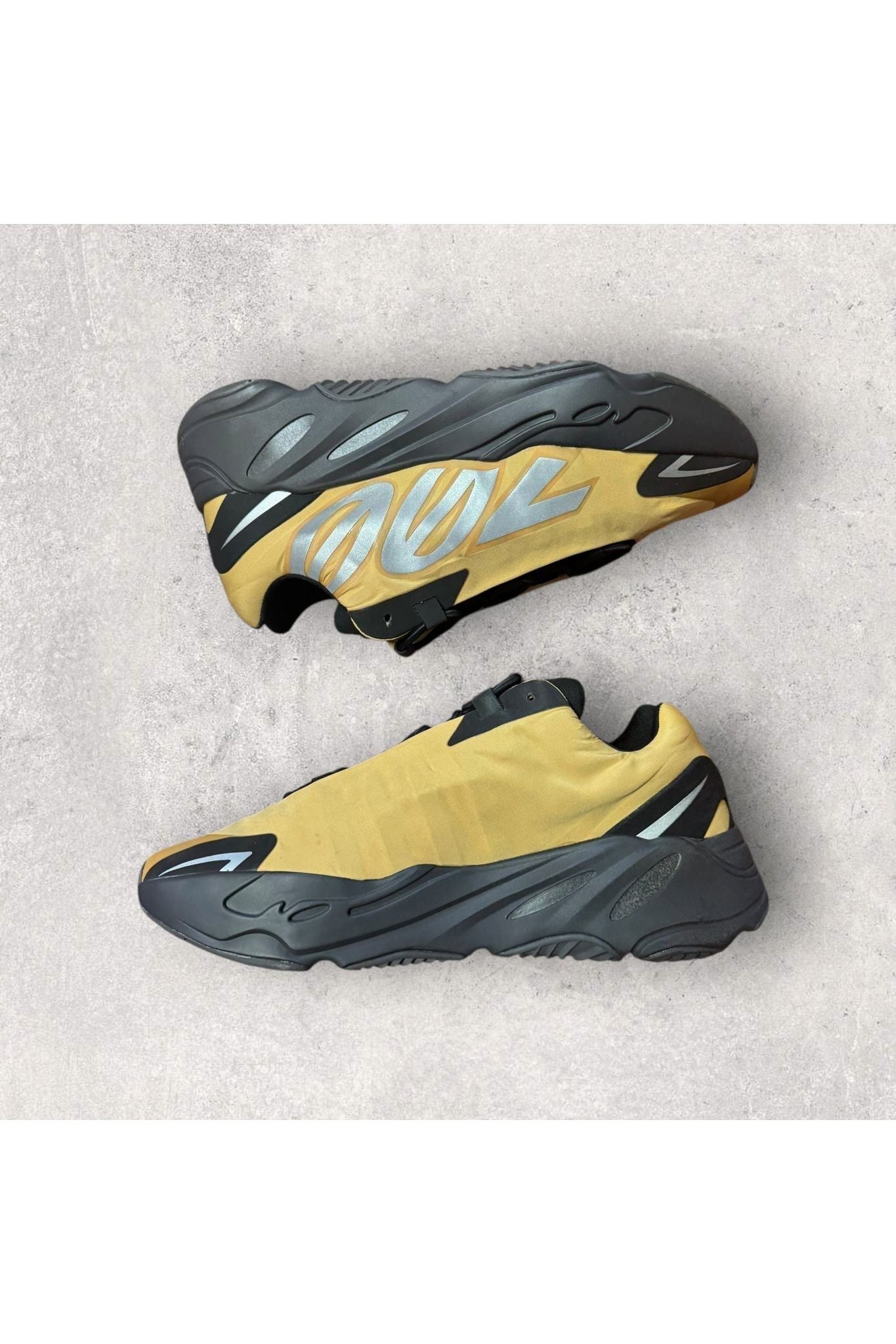 Adidas Yeezy Boost 700 MNVN