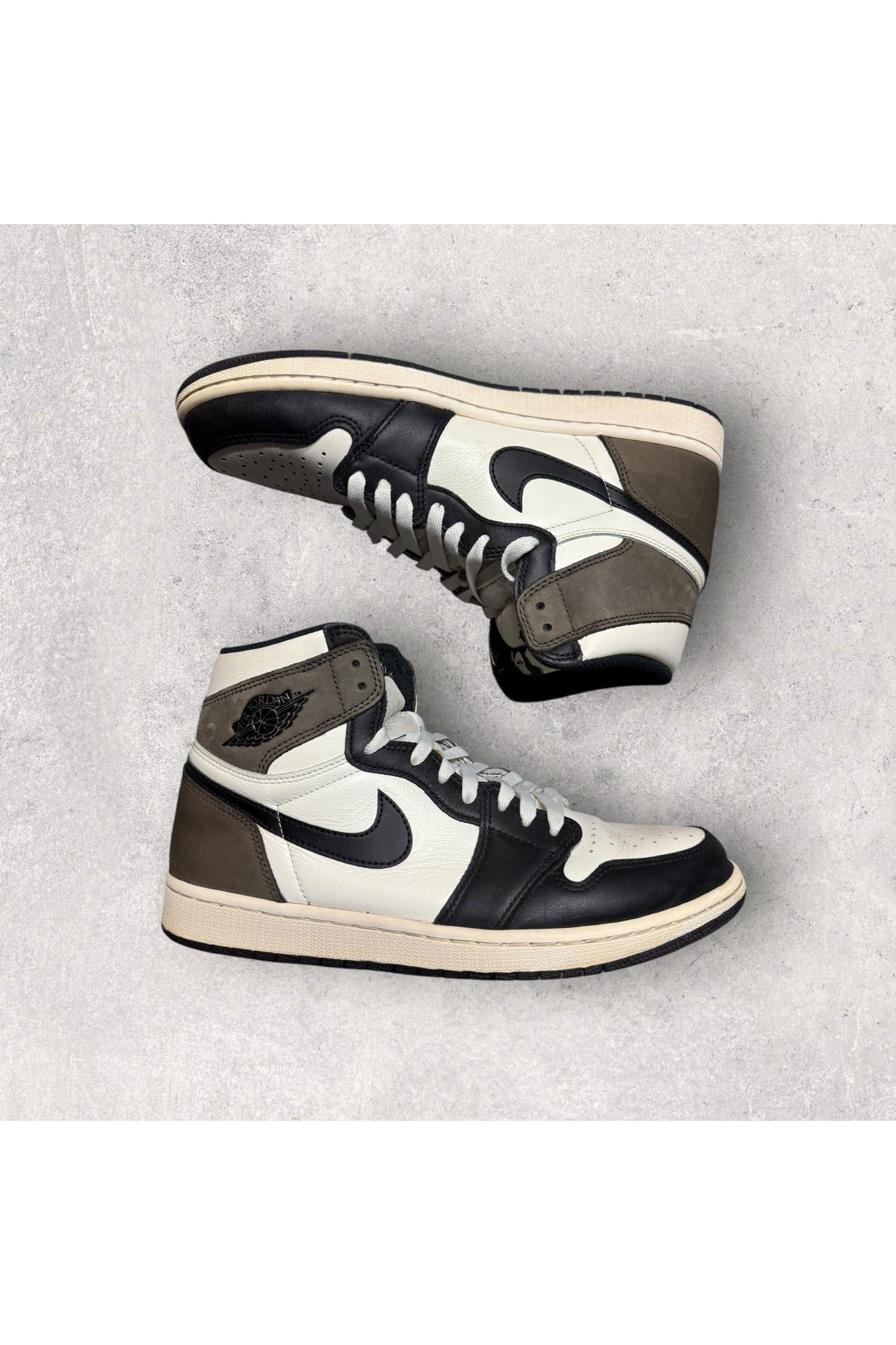 Jordan 1 Retro High Dark Mocha- SZ 10.5