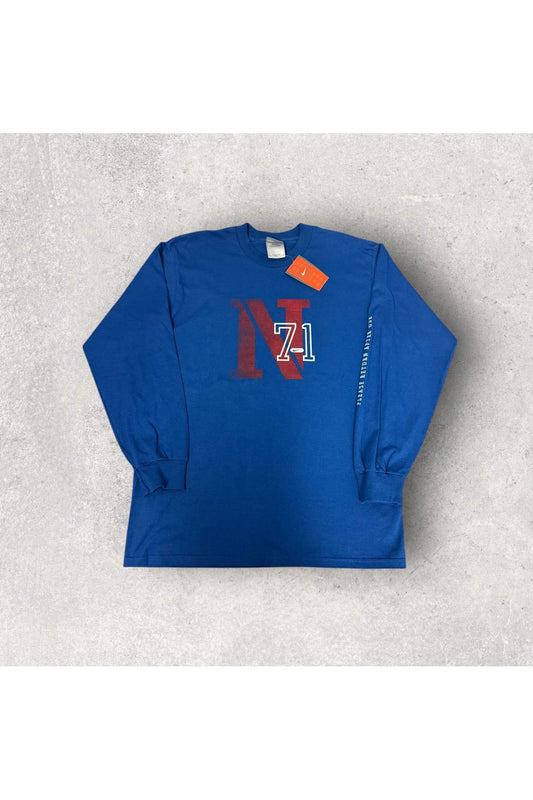 Vintage Deadstock Nike Silver Tag Product of Nike Equip. Long Sleeve- M
