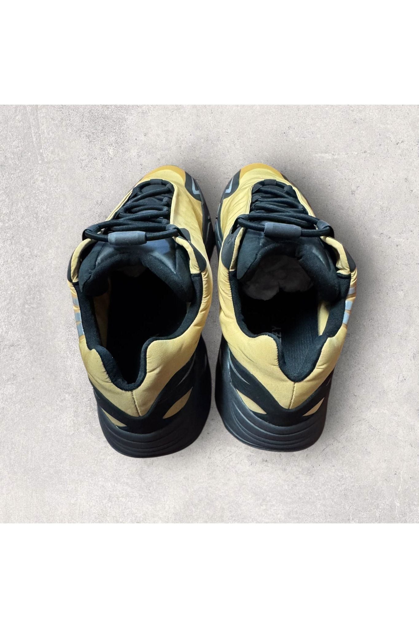 Adidas Yeezy Boost 700 MNVN