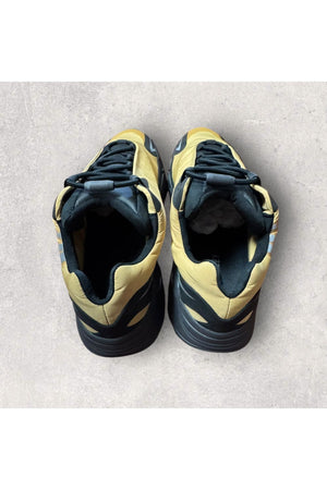 Adidas Yeezy Boost 700 MNVN