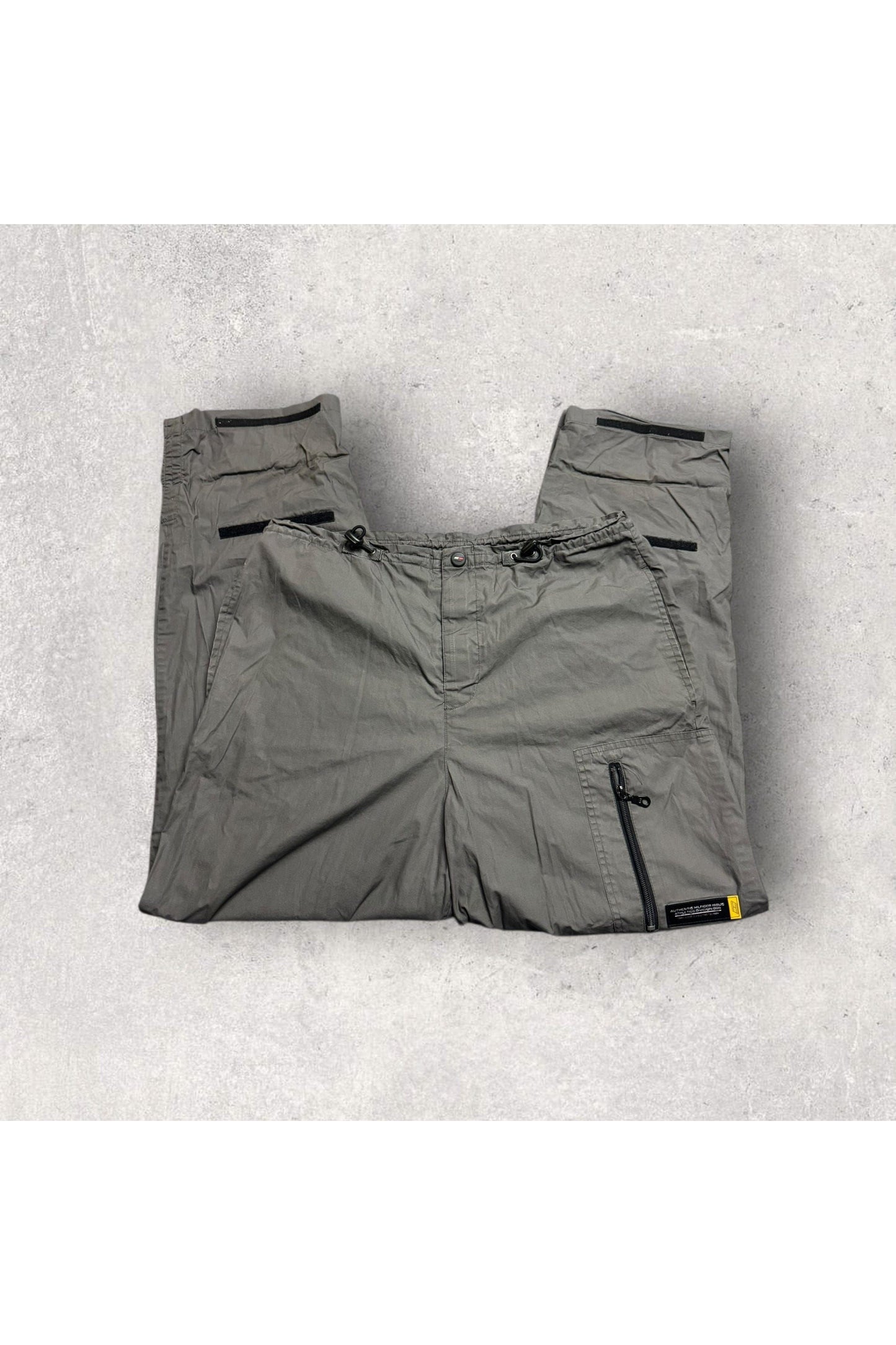 2000s Tommy Hilfiger Type TH-5 Nylon Utility Pants- L
