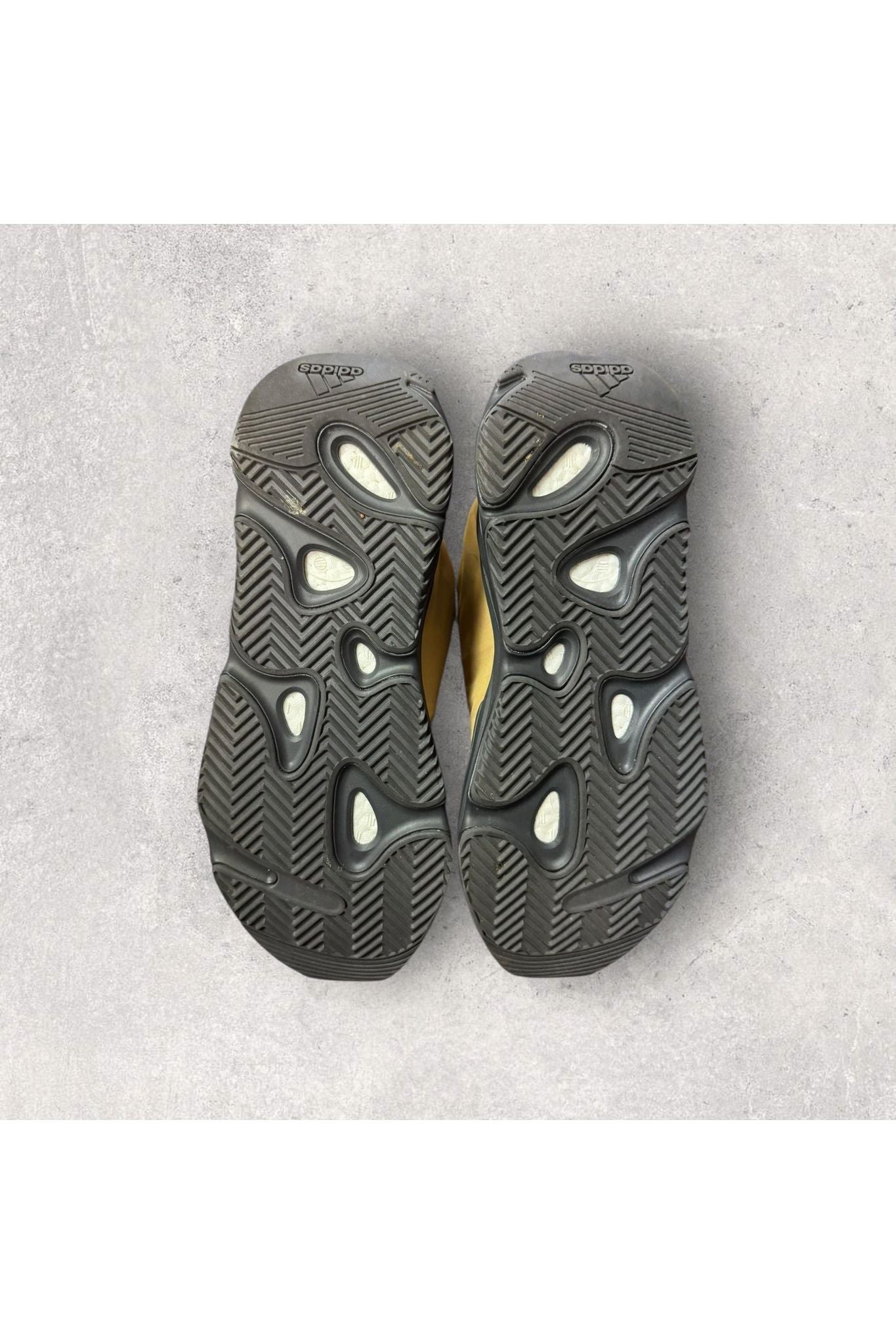 Adidas Yeezy Boost 700 MNVN