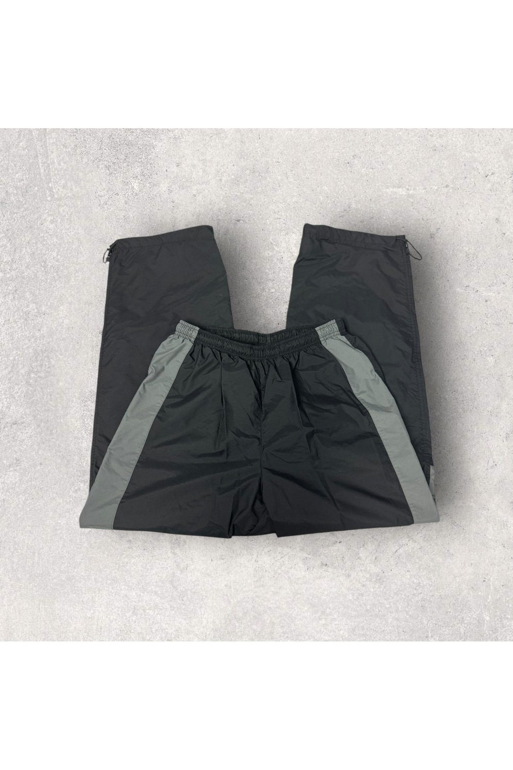 Vintage Nike Silver Tag Nylon Jogs- M