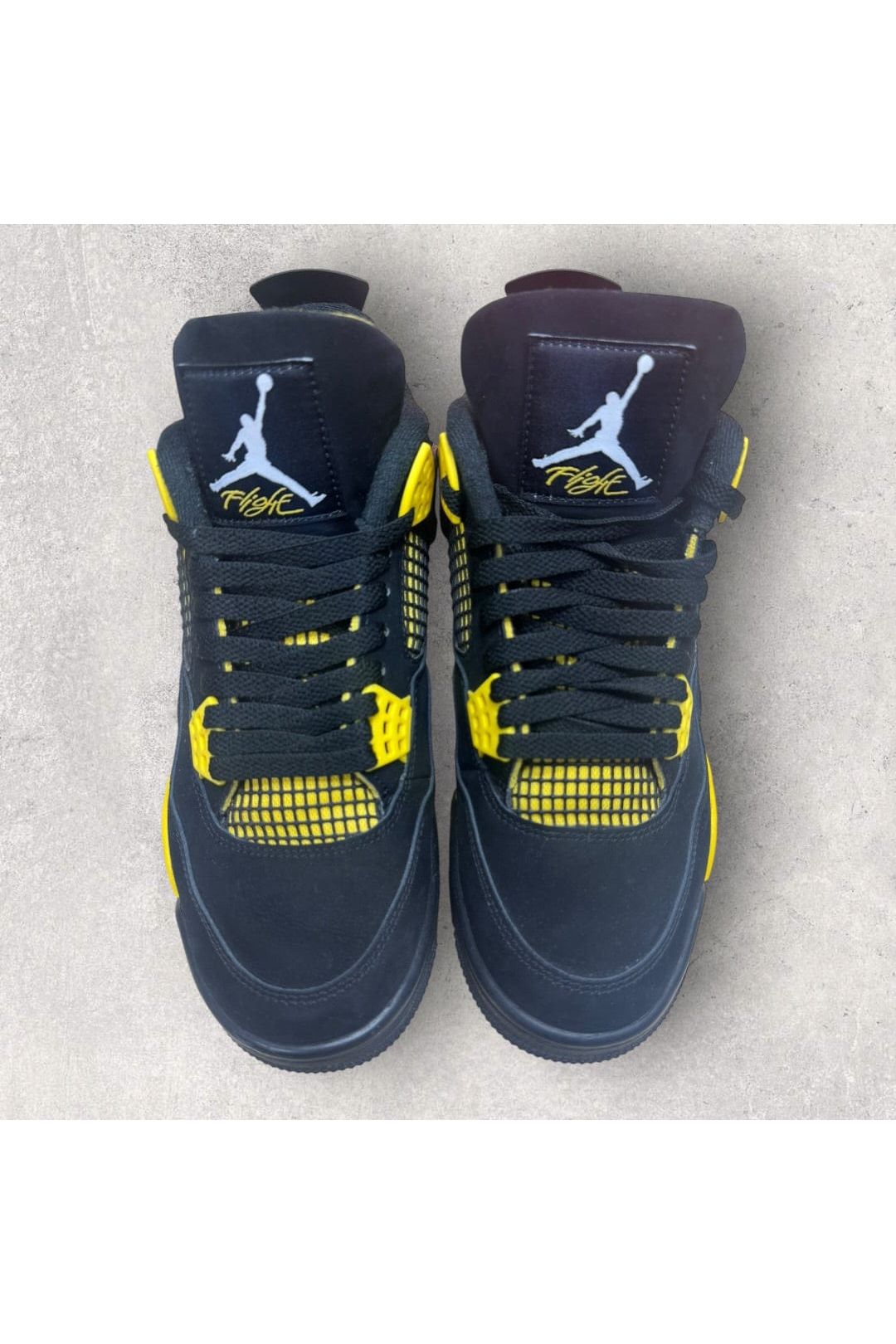 Jordan 4 Retro Thunder (2023)- SZ 8.5