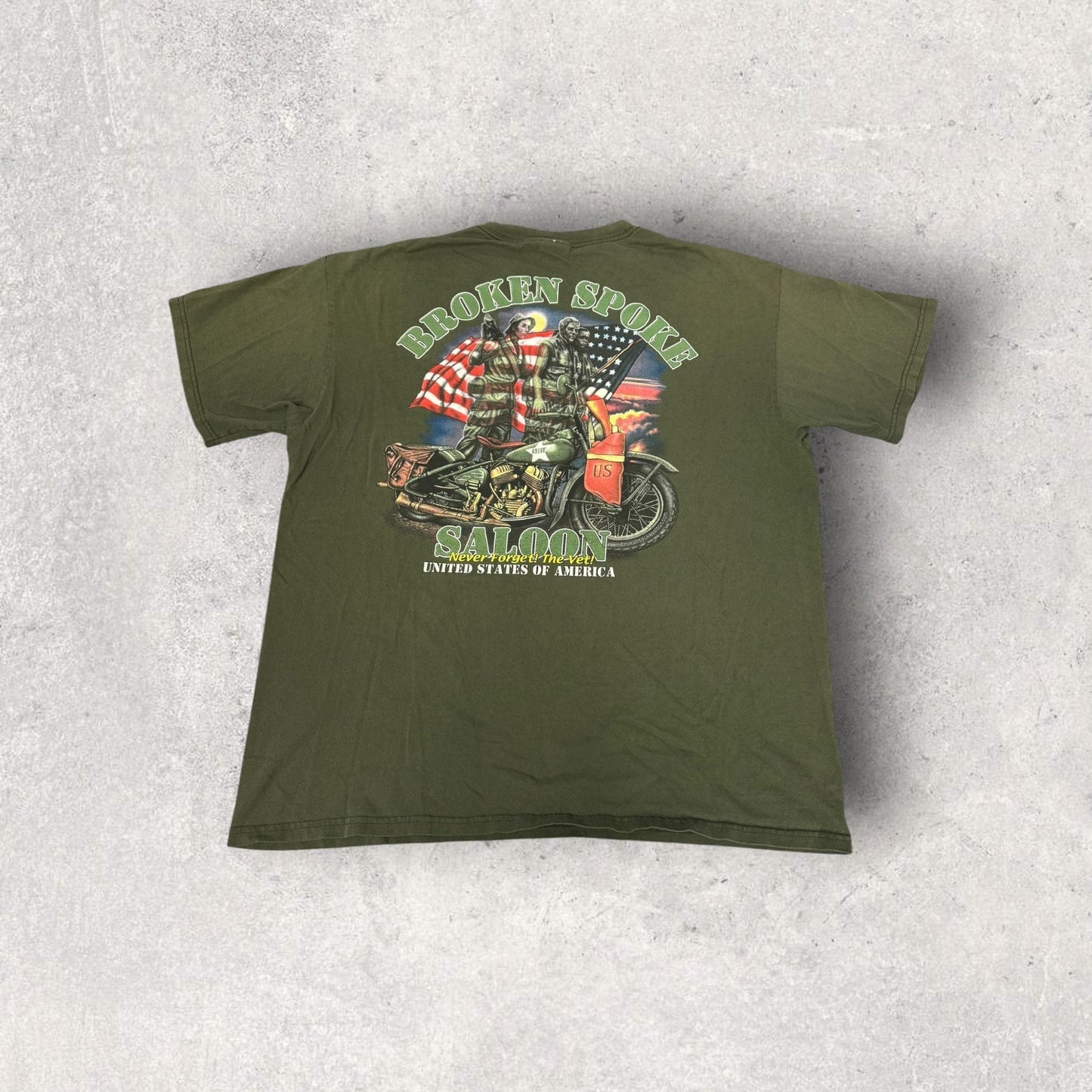 Vintage ANVIL Broken Spoke Saloon United States of America Tee- XL