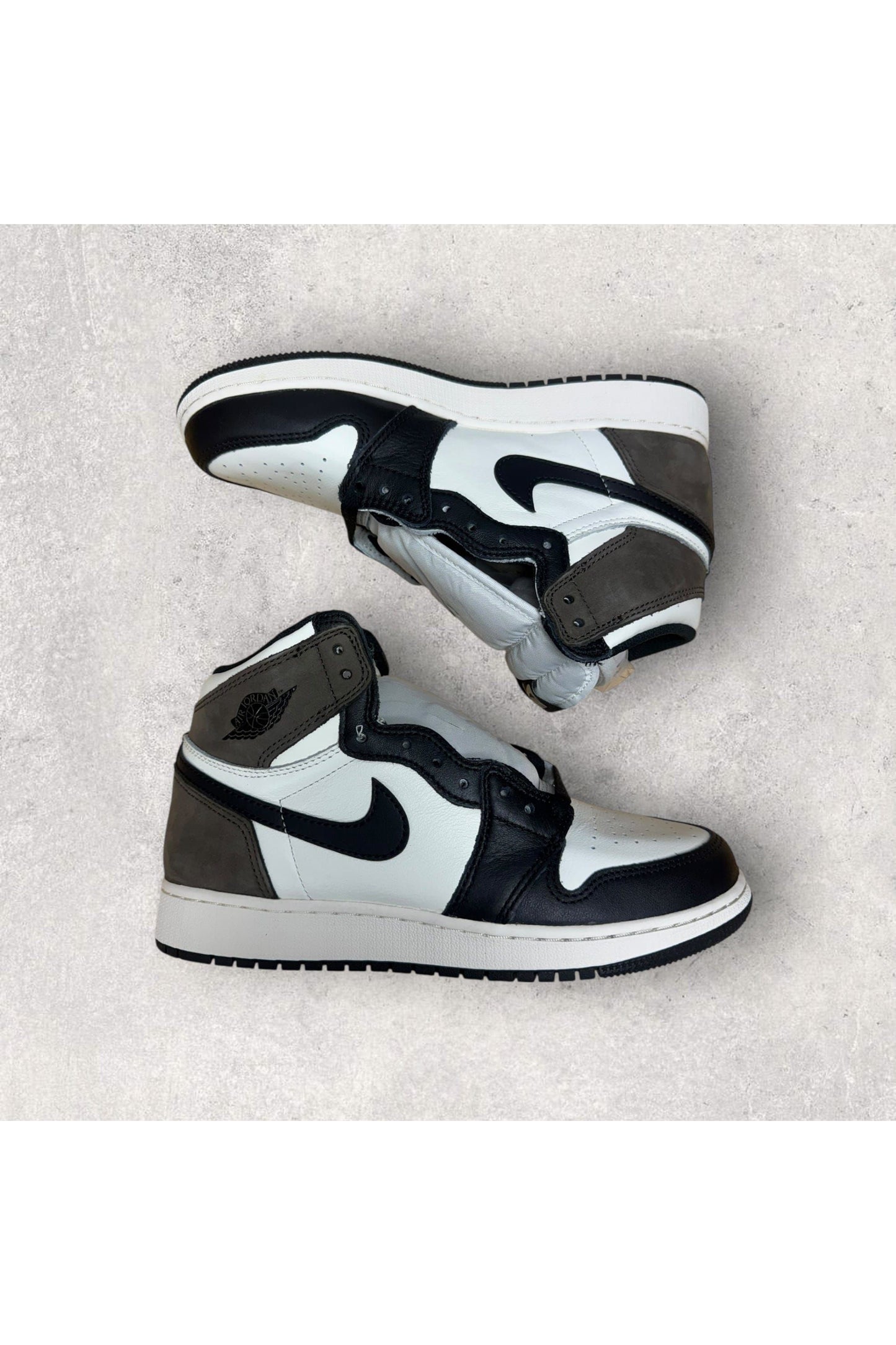Jordan 1 Retro High Dark Mocha (GS)- SZ 6Y