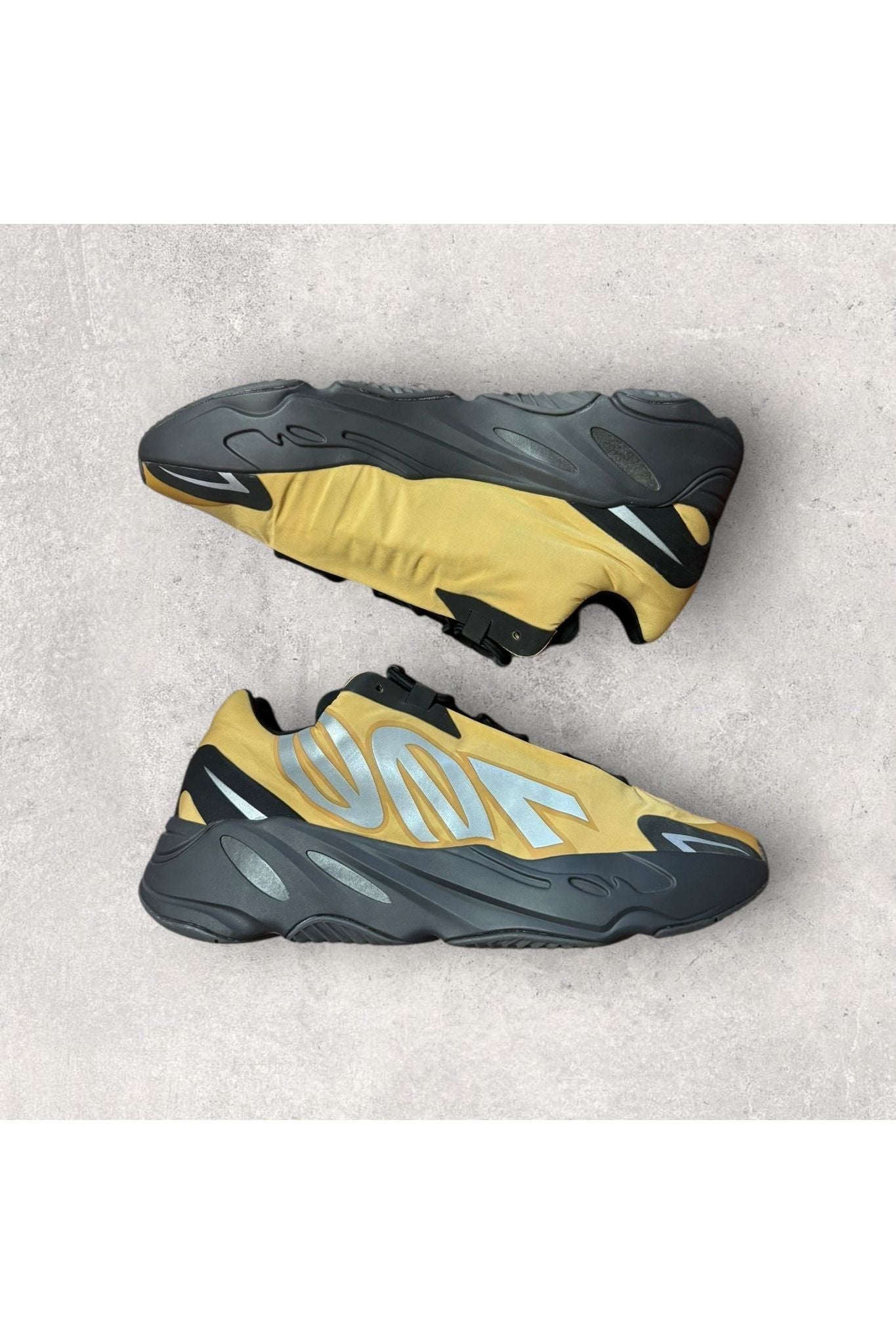 Adidas Yeezy Boost 700 MNVN