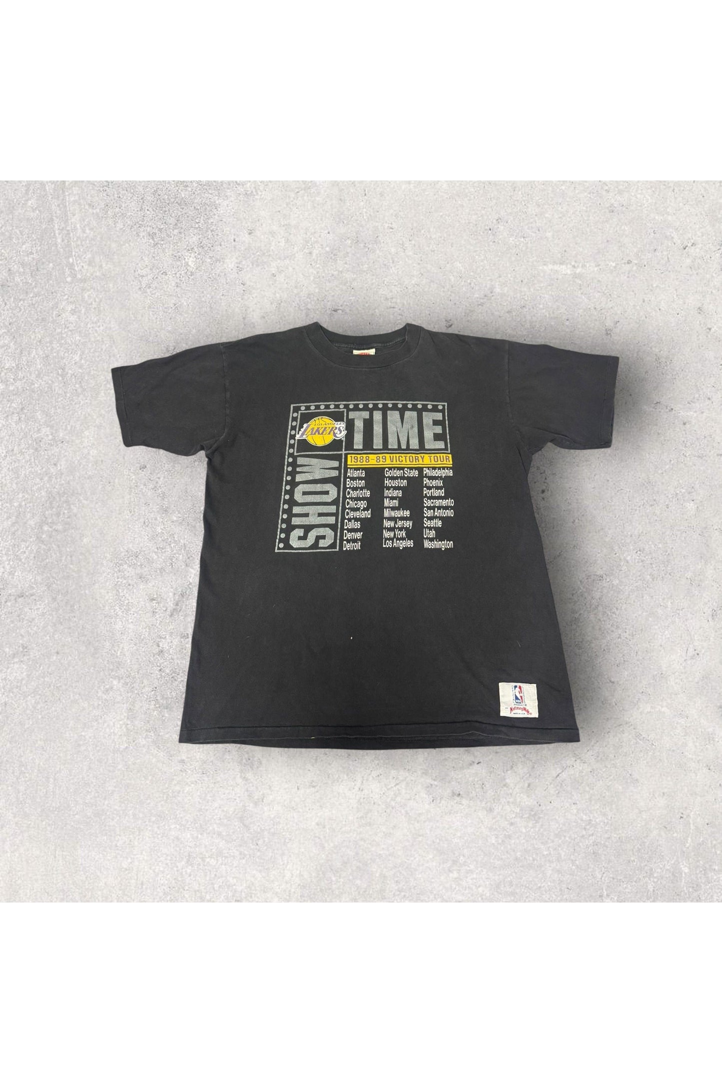 Vintage Nutmeg Mills Los Angeles Lakers 1988-89 Victory Tour Tee- XL
