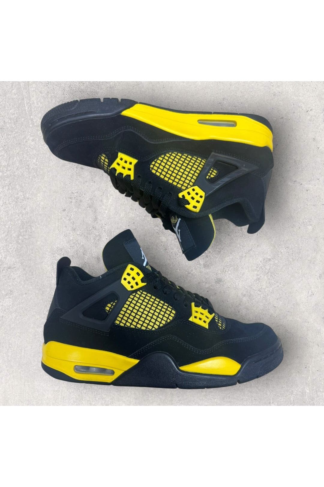 Jordan 4 Retro Thunder (2023)- SZ 8.5
