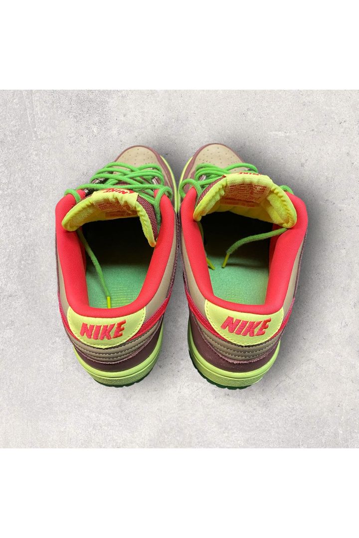Nike SB Dunk Low TOXIC SEA ROBBIN